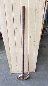 lot 194 image: Ideal 74-001 Pipe Bender.  Bends up to 12 pipe