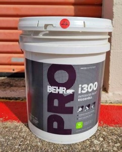 lot 26 image: BEHR i300 PAINT 5 GALLON - COLOR WHITE PEPPER