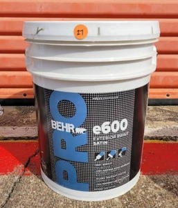 lot 27 image: BEHR e600 5 GALLON PAINT - COLOR SPACE BLACK