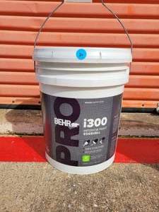 lot 30 image: BEHR i300 PAINT - 5 GALLON - COLOR DESCRIPTION N PICTURE 3