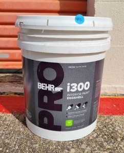 lot 46 image: BEHR i300 PAINT - 5 GALLON - COLOR DESCRIPTION IN PICTURE 3