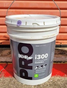 lot 47 image: BEHR i300 5 GALLON PAINT - COLOR DESCRIPTION IN PICTURE 3