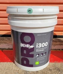 lot 49 image: SHERWIN WILLIAMS i300 PAINT 5 GAL - COLOR WHITE PEPPER