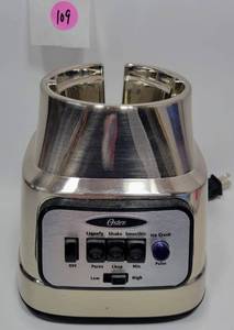 lot 109 image: OSTER BLENDER (BASE ONLY)