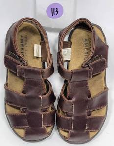 lot 113 image: PERRY ELLIS AMERICA - KIDS SIZE SANDALS