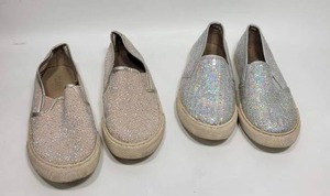 lot 124 image: 2 PAIRS OF GIRLS SIZE 1 SLIDE ON SPARKLY SHOES