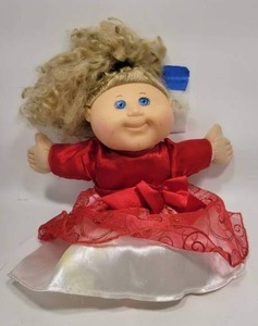 lot 135 image: CABBAGE PATCH DOLL