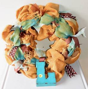 lot 64 image: FALL THEMED WREATH DECORATION