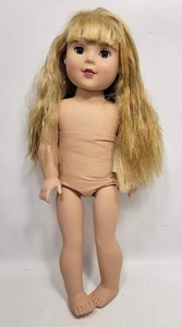 lot 162 image: MADAME ALEXANDER 2013 DOLL