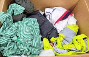 lot 167 image: BOX LOT OF MISC CLOTHING