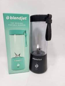lot 183 image: BLEND JET PERSONAL BLENDER IN BOX