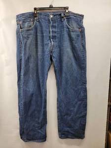 lot 221 image: LEVIS 501 BUTTON FLY JEANS MENS SIZE 40 X 30