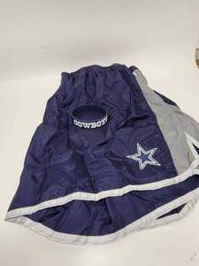 lot 237 image: DALLAS COWBOYS SHORTS SIZE XL AND BRACELET