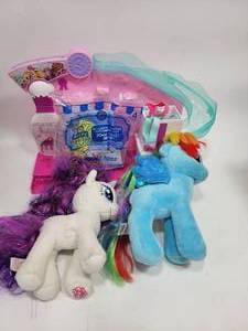 lot 270 image: MISC KIDS TOYS - MY LITTLE PONY, SHOPKINS, ETC...
