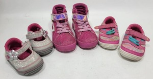 lot 40 image: LOT OF GIRLS SHOES (CHECK PICTURES FOR SIZE)