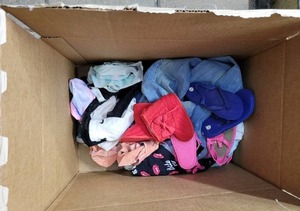 lot 289 image: BOX LOT OF CLOTHING