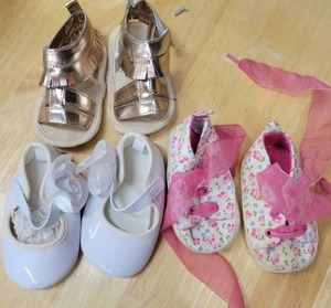 lot 293 image: 3 PAIRS OF BABY SHOES - 1 PAIR IS VINTAGE TOYS R US BRAND