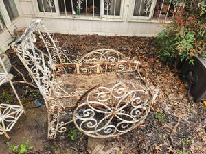 lot 233 image: Wrought iron garden cart
