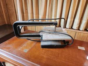 lot 252 image: Montgomery Ward Powr Kraft scroll saw