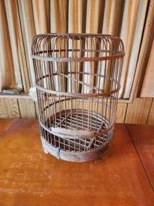 lot 265 image: Vintage wood birdhouse