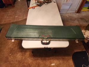 lot 214 image: Hard shell gun case