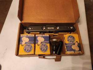 lot 177 image: Vintage Smith-Victor Bar light - L42