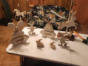 lot 170 image: Selection of wood rabbits