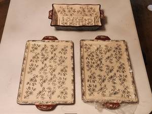 lot 165 image: Temp-tations presentable ovenware - Floral lace