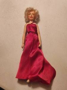 lot 166 image: Marilyn Monroe doll