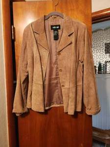 lot 125 image: Brown leather jacket by Brandon Thomas - L