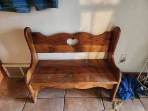 lot 117 image: Wood church pew type bench - 22high and 27 long