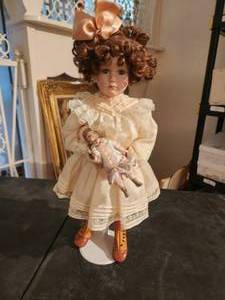 lot 96 image: Vintage collectible doll