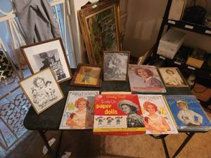 lot 109 image: Selection of Shirley Temple collectibles
