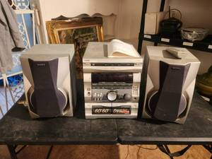 lot 41 image: Sony mini HiFi stereo system with remote