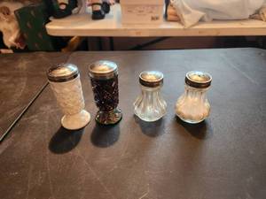 lot 91 image: Vintage set of Fenton iridescent Amethyst cut purple and white salt and pepper shakers along with glass set