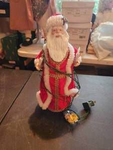 lot 85 image: Santa lighted Christmas tree topper