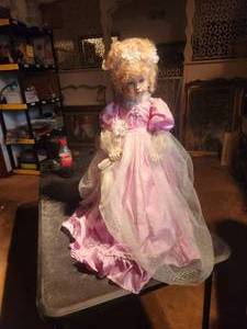 lot 65 image: Vintage tall collectible doll