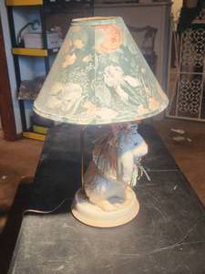 lot 54 image: Easter-Spring Bunny themed lamp