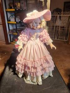 lot 50 image: Vintage tall collectible doll