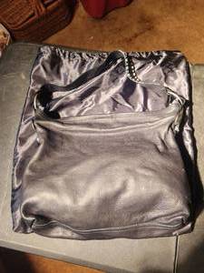 lot 46 image: Vintage black purse by Leatherock USA