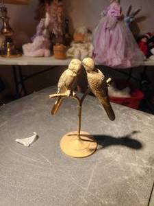 lot 33 image: Brass parrots figure - Jack Housman Inc.