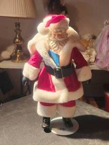 lot 25 image: Santa Clause figure by MYD -  15