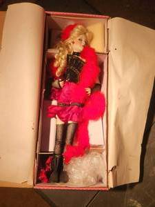 lot 24 image: Vintage Clementine doll in box - Paradise Galleries