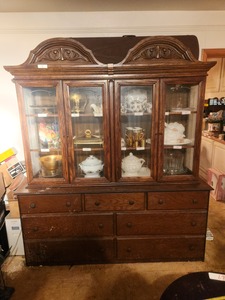 lot 79 image: Large wood and glass China Hutch (no contents) -  20 x 72x 86 tall