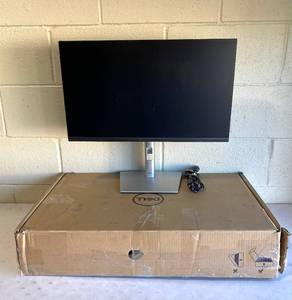lot 247 image: Dell 24 Monitor - P2422H - Retails New $175
