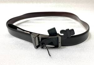 lot 301 image: New With Tags Bloomingdales The Mens Store Size 42 Twist Reversible Genuine Leather BlackBrown Belt, Model#B002077 - As Shown - Retails $65