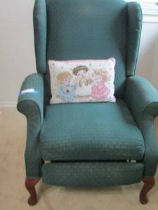 lot 36 image: Emerald Green high back reclining chair