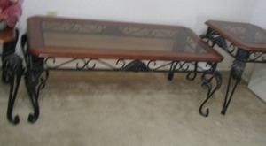 lot 2 image: Set of 3 Living room tables- size 174824 2 small tables size 212022
