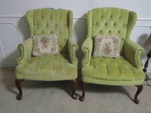 lot 8 image: 2 Olive green high back chairs