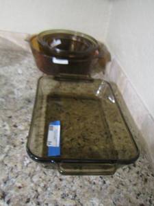 lot 84 image: bowls - casserole dish